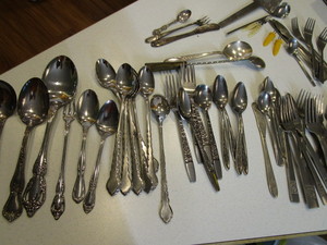 lot 49 image: Random Tableware Pieces