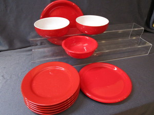 lot 36 image: German Plates, Red Bowls