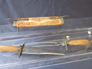 lot 42 image: Carving Set
