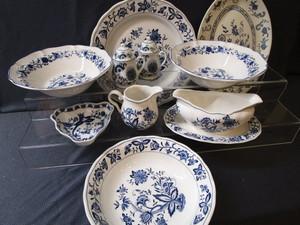 lot 59 image: Blue Onion Dishes