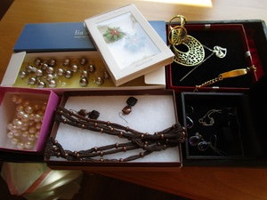 lot 74 image: Costume Jewelry