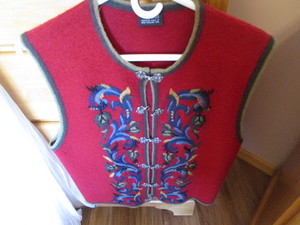 lot 76 image: Wool Vest - Norway