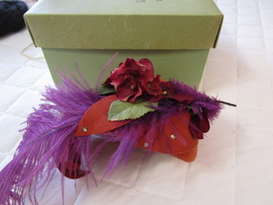 lot 79 image: Vintage Hat & Box