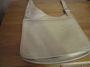 lot 82 image: Coach Purse