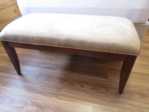 lot 85 image: Bench