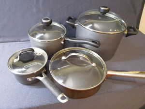 lot 93 image: Cookware
