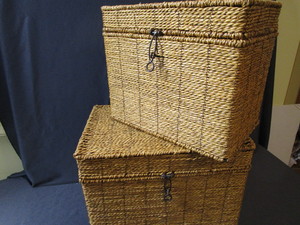 lot 100 image: Pair Nesting Trunks