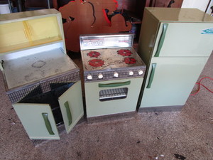 lot 101 image: Wolverine Sunny Suzy Childs Play Center