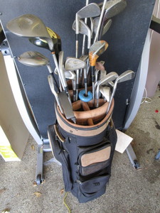 lot 113 image: Golf Clubs & Bag