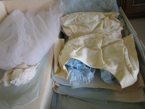 lot 150 image: Vintage Wedding Dress