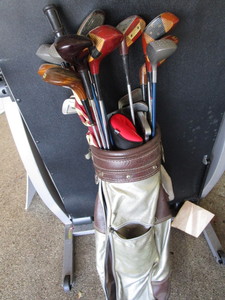 lot 126 image: Golf Bag & Clubs