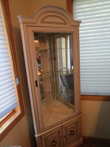 lot 5 image: Corner China Cabinet