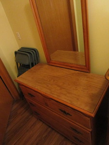 lot 16 image: Dresser With Mirror