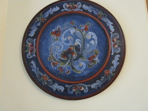 lot 161 image: Rosemaled Charger
