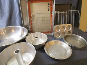 lot 175 image: Baking Pans