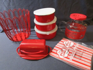 lot 194 image: Popcorn Bowl, Vintage Butterie