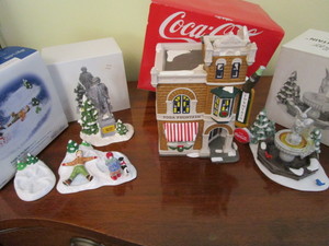 lot 198 image: Dept 56 Snow Village