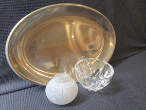 lot 204 image: Kosta Boda, Tray, Art Glass Vase