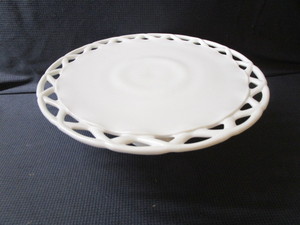 lot 208 image: Milk Glass Cake Stand