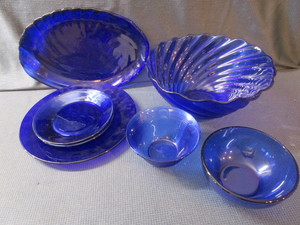 lot 260 image: Cobalt Dishes