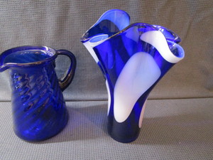 lot 277 image: Art Vase, Swirl Vase
