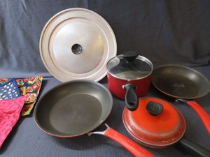 lot 289 image: Pans & Kettles