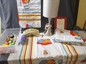 lot 290 image: Garfield Curtains, Lamp, Toys