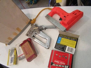 lot 316 image: Staplers & Staples