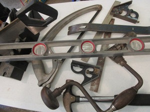 lot 321 image: Miter Saw, Square, Level