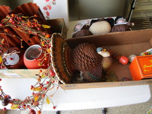 lot 330 image: Halloween & Thanksgiving