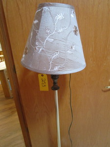 lot 253 image: Floor Lamp