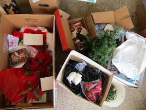 lot 343 image: Christmas Decorations