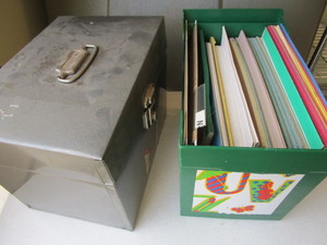 lot 344 image: Writing Tablets & File Tote