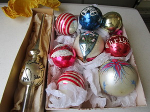 lot 345 image: Antique Christmas Ornaments