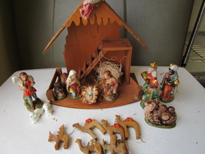 lot 346 image: Creche, Figures, Animals