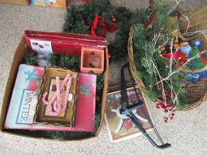 lot 347 image: Christmas Decorations