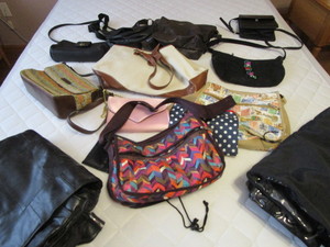 lot 372 image: Purses & Handbags