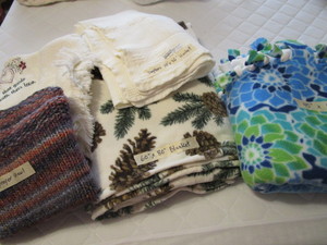 lot 374 image: Fleece Throws & Shawl