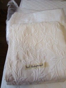 lot 377 image: Blanket & Spread