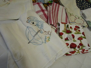 lot 389 image: Kitchen Towels