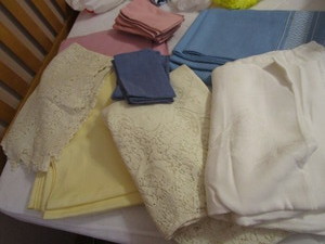 lot 390 image: Tablecloths