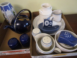 lot 411 image: Blue & White Dishes