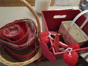 lot 417 image: Wood Basket, Hearts