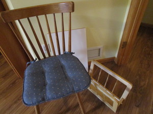 lot 425 image: Chair & Magazine Rack