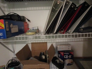 lot 426 image: Office Supplies