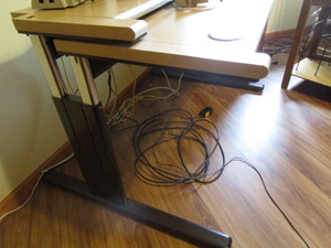 lot 427 image: Computer Desk
