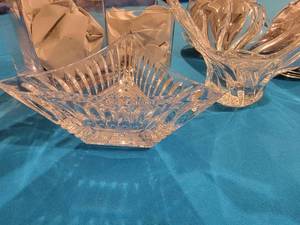 lot 36 image: Elegant Crystal Vase Collection