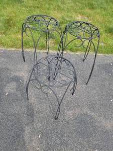 lot 90 image: Metal Garden Plant Stand Pedestals  lot of 3
