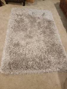 lot 24 image: Inviting Modern Area Rug by Dalyn - 5 x 76 - Impact