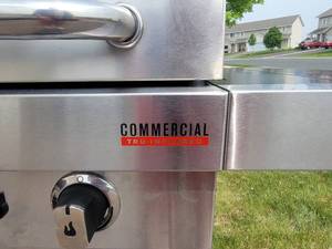 lot 28 image: Char-Broil Commercial 2-Burner Gas Grill - 463642316